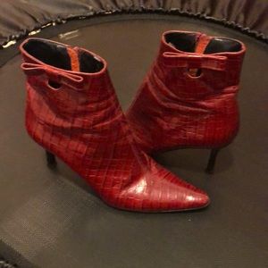 Max de Carlo Italian red leather ankle boots sz 8